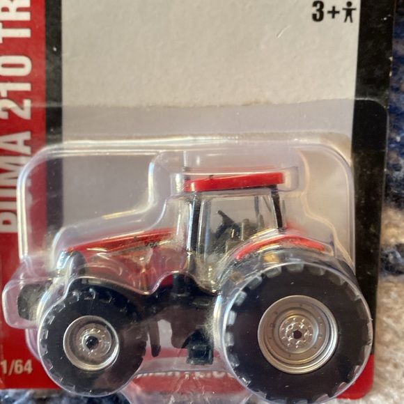 ERTL Case Puma 210 Tractor. 1/64 scale. Sealed. - Picture 3 of 7